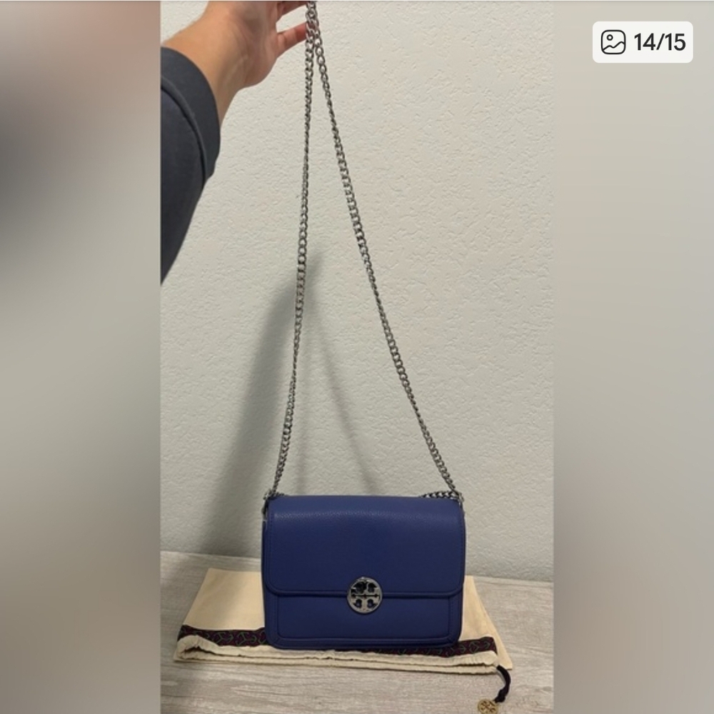 Tory Burch Duet Chain Micro shoulder purse bag in Marlon blue pebbled leather - Picture 14 of 15